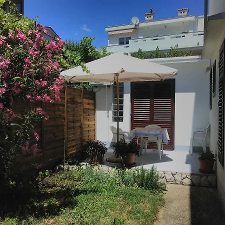 Vesna With Terrace Apartment Baska (Krk)