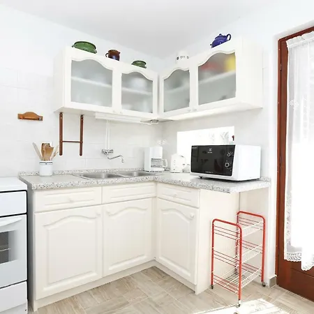 Vesna With Terrace Apartment Baska (Krk)
