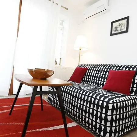 Vesna With Terrace Apartment